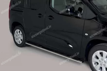 MISUTONIDA OVAL SIDE BARS WITH PLASTIC FOOTSTEPS OPEL Combo