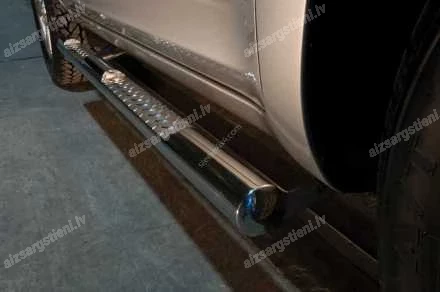 STEELER ROUND SIDE BARS WITH INTEGRATED FOOTSTEPS