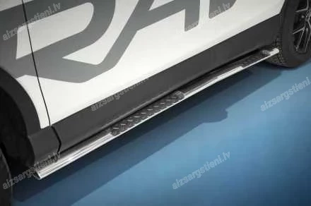 STEELER OVAL SIDE BARS WITH INTEGRATED FOOTSTEPS