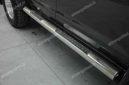 STEELER ROUND SIDE BARS WITH INTEGRATED FOOTSTEPS
