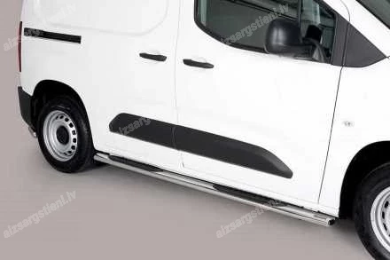 MISUTONIDA OVAL SIDE BARS WITH PLASTIC FOOTSTEPS TOYOTA Proace City / City Verso
