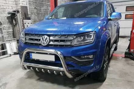 STEELER PRIEKŠĒJAIS A FORMAS AIZSARGSTIENIS AR ŠĶĒRSSTIENI UN AIZSARGRIBĀM VOLKSWAGEN Amarok