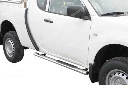 MISUTONIDA OVAL SIDE BARS WITH PLASTIC FOOTSTEPS MITSUBISHI L200